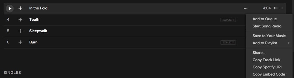 Schermata di Spotify che mostra dove trovare i tre puntini per copiare il link di un singolo brano.